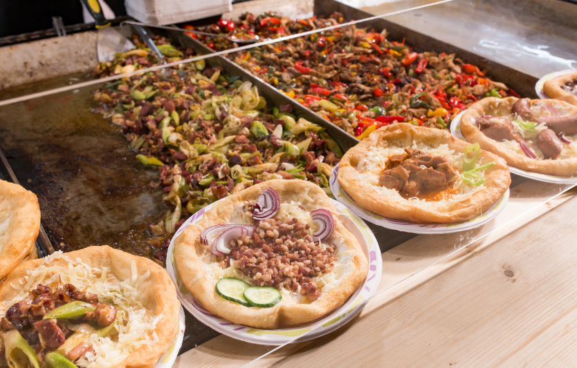 Вулична їжа Будапешта найкращі ринки і заклади