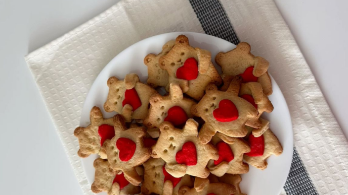 Як приготувати безпечну та смачну випічку для дітей